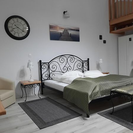 Bed and Breakfast Korona Panzio Одорхею-Секуйеск Экстерьер фото