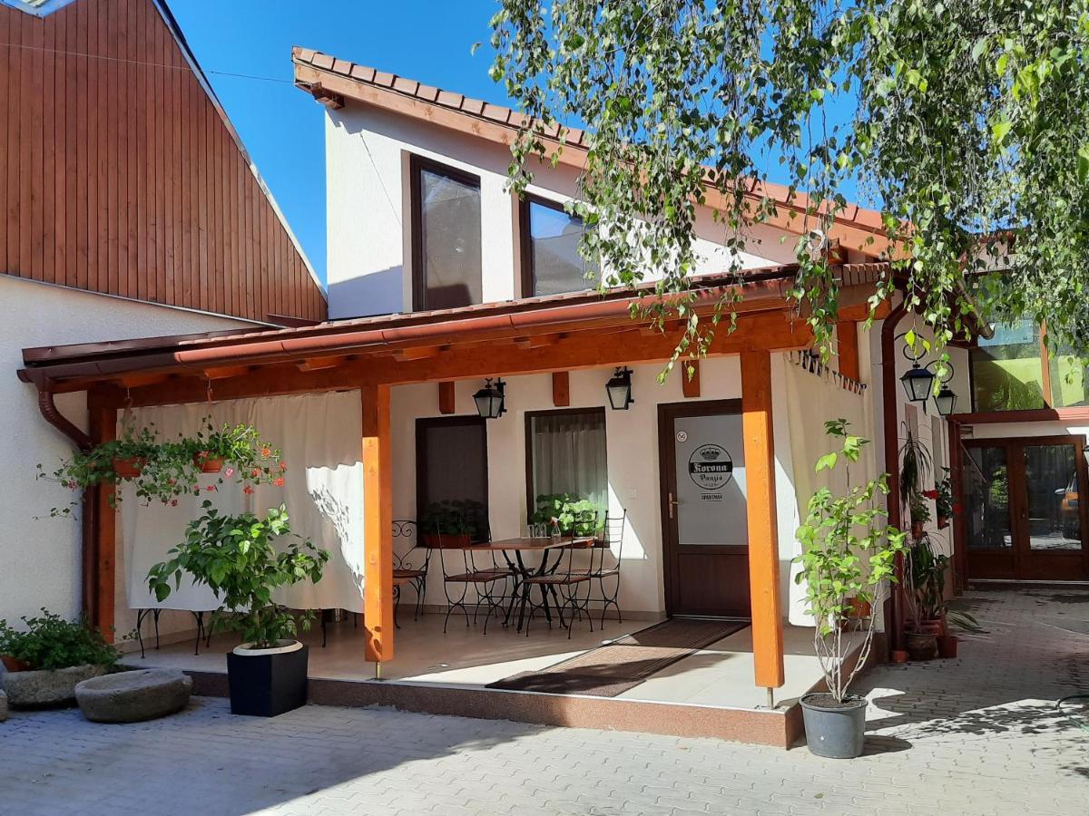 Bed and Breakfast Korona Panzio Одорхею-Секуйеск Экстерьер фото