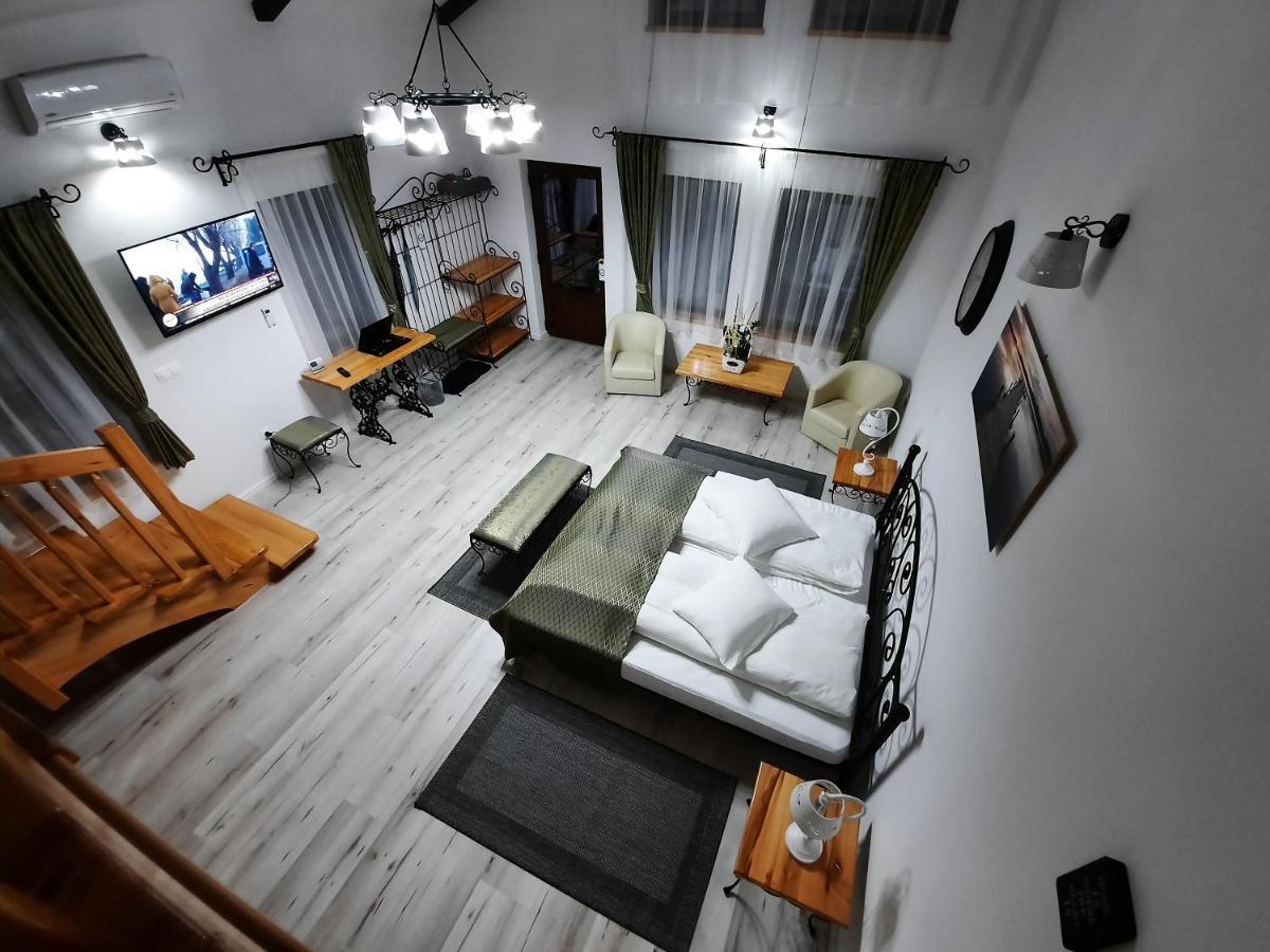Bed and Breakfast Korona Panzio Одорхею-Секуйеск Экстерьер фото