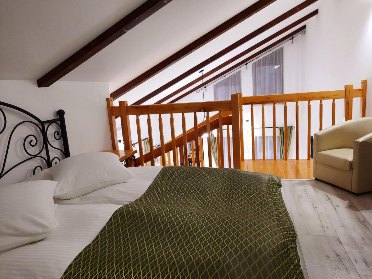 Bed and Breakfast Korona Panzio Одорхею-Секуйеск Экстерьер фото
