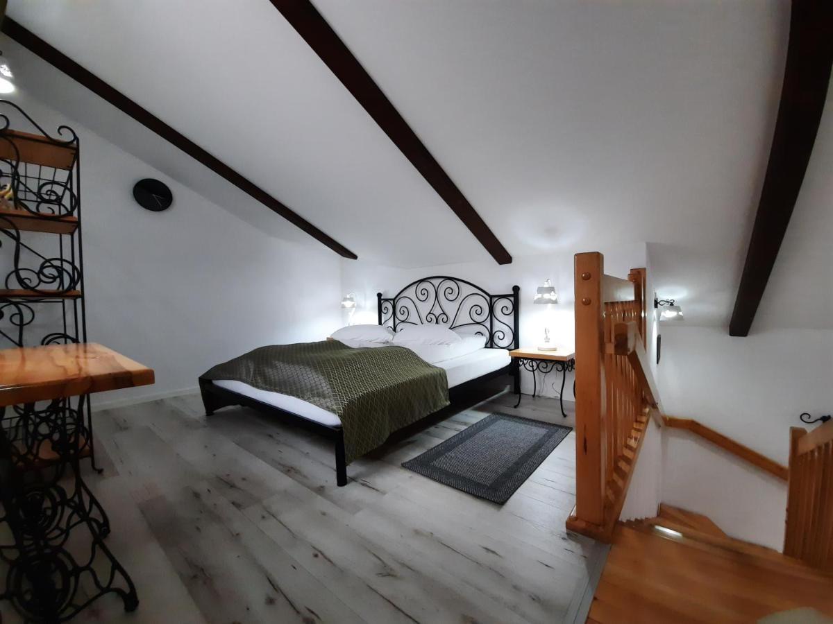 Bed and Breakfast Korona Panzio Одорхею-Секуйеск Экстерьер фото