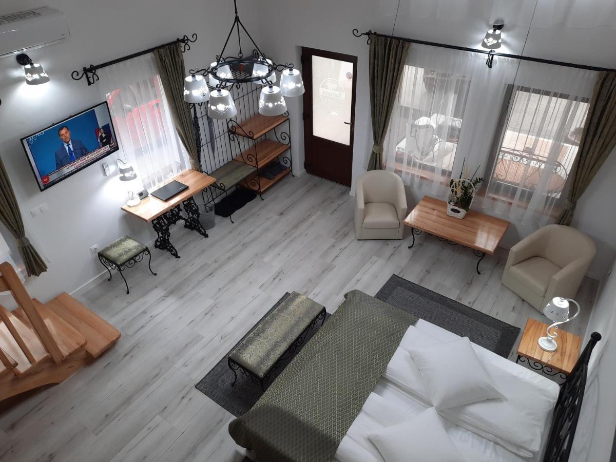 Bed and Breakfast Korona Panzio Одорхею-Секуйеск Экстерьер фото