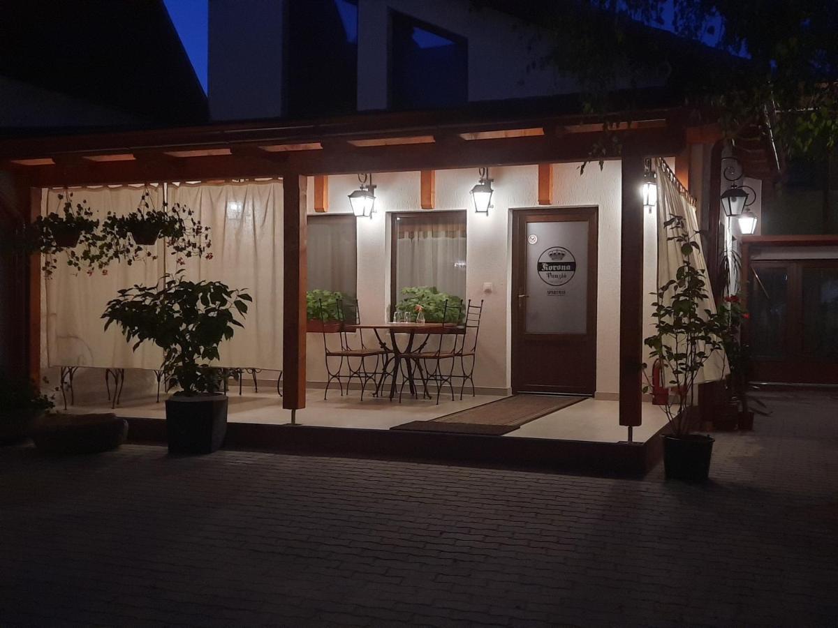 Bed and Breakfast Korona Panzio Одорхею-Секуйеск Экстерьер фото