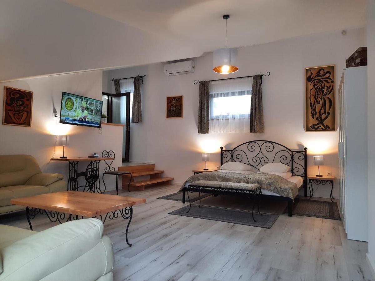Bed and Breakfast Korona Panzio Одорхею-Секуйеск Экстерьер фото