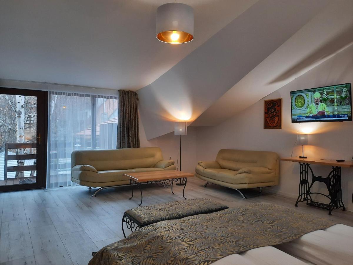 Bed and Breakfast Korona Panzio Одорхею-Секуйеск Экстерьер фото