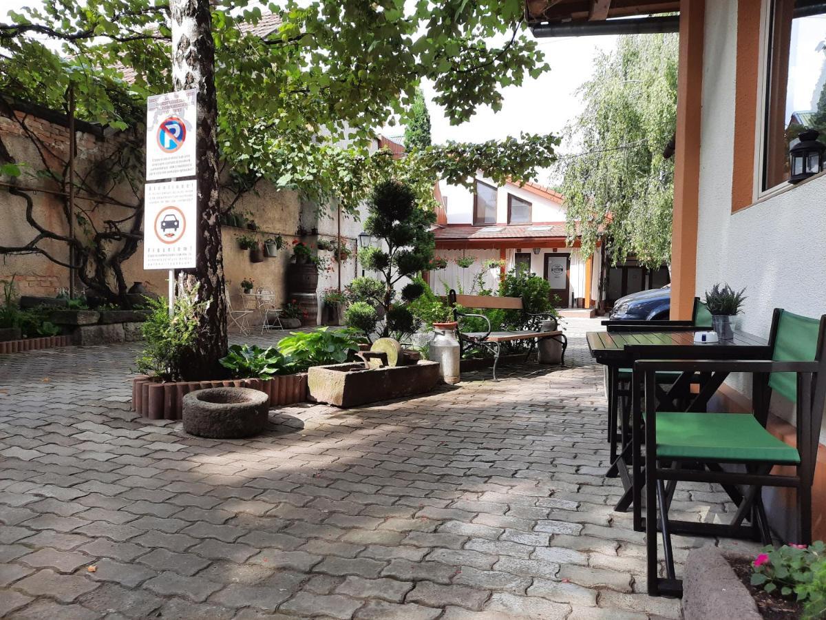 Bed and Breakfast Korona Panzio Одорхею-Секуйеск Экстерьер фото