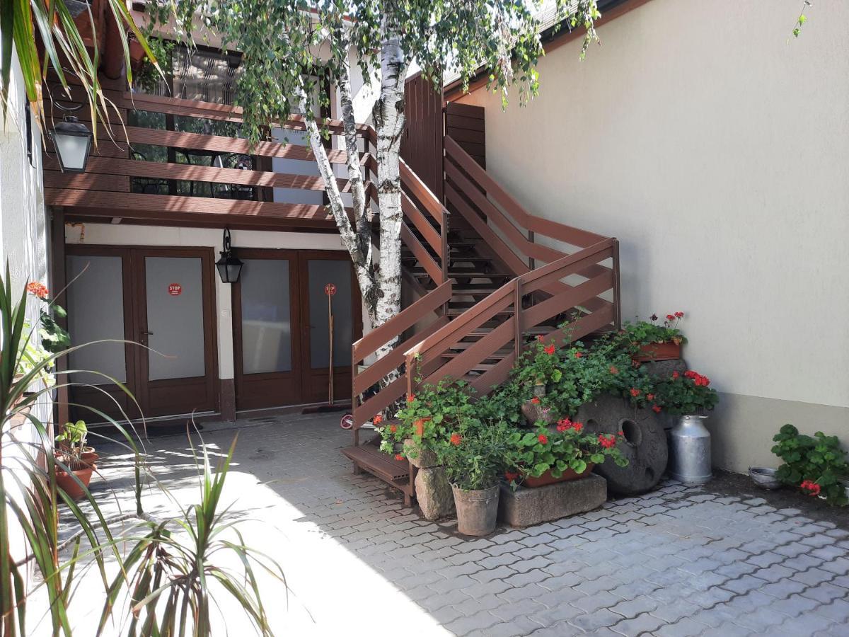 Bed and Breakfast Korona Panzio Одорхею-Секуйеск Экстерьер фото