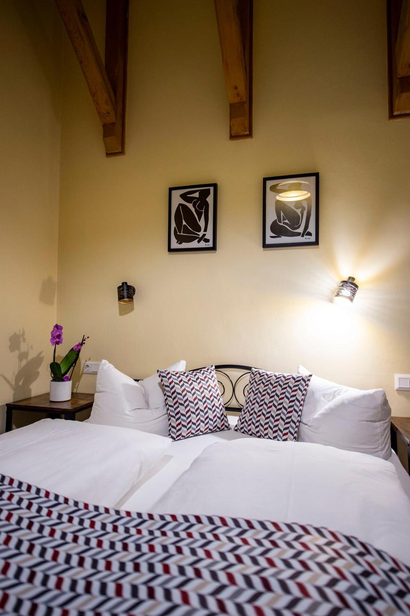 Bed and Breakfast Korona Panzio Одорхею-Секуйеск Экстерьер фото