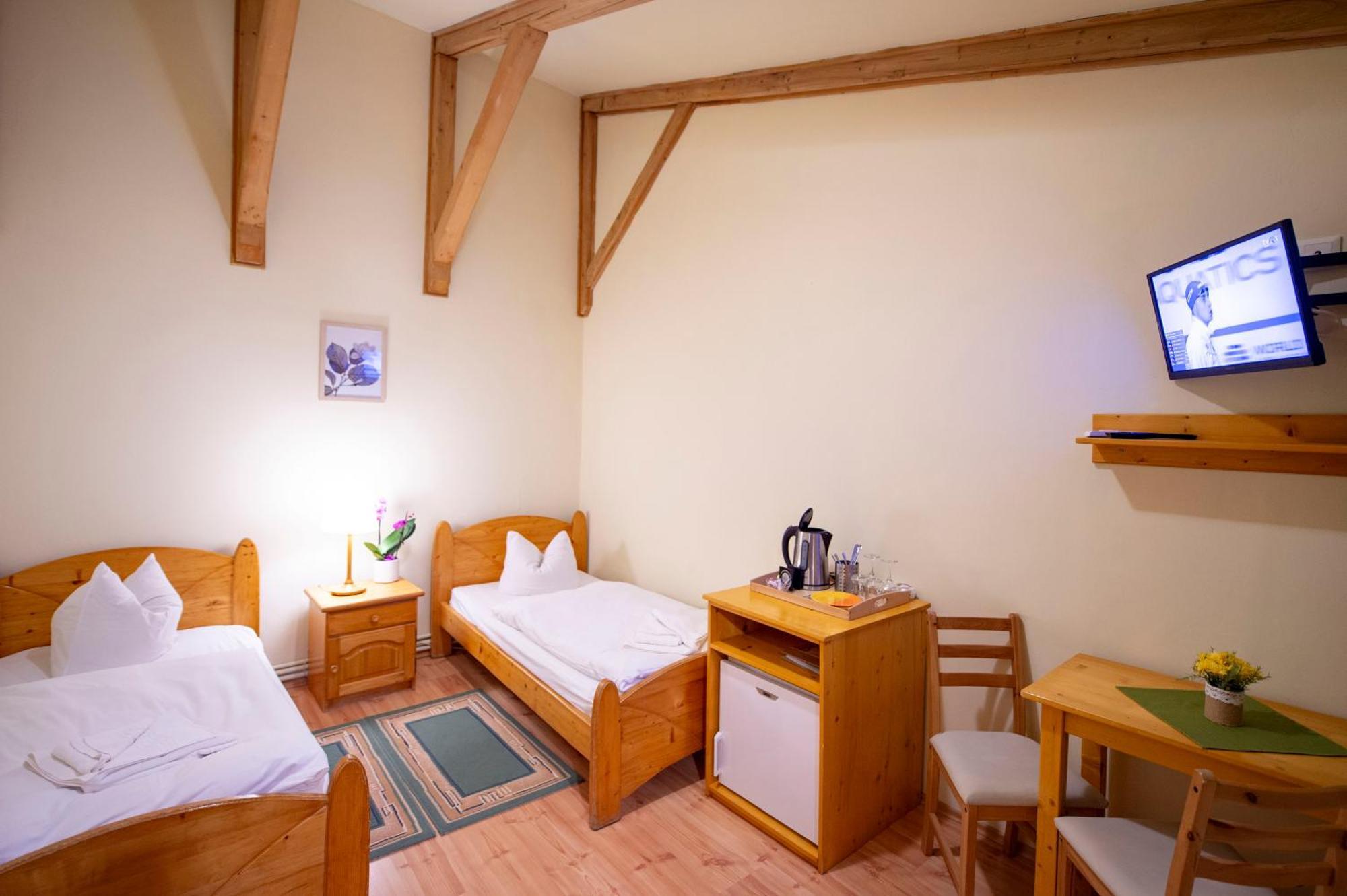 Bed and Breakfast Korona Panzio Одорхею-Секуйеск Экстерьер фото