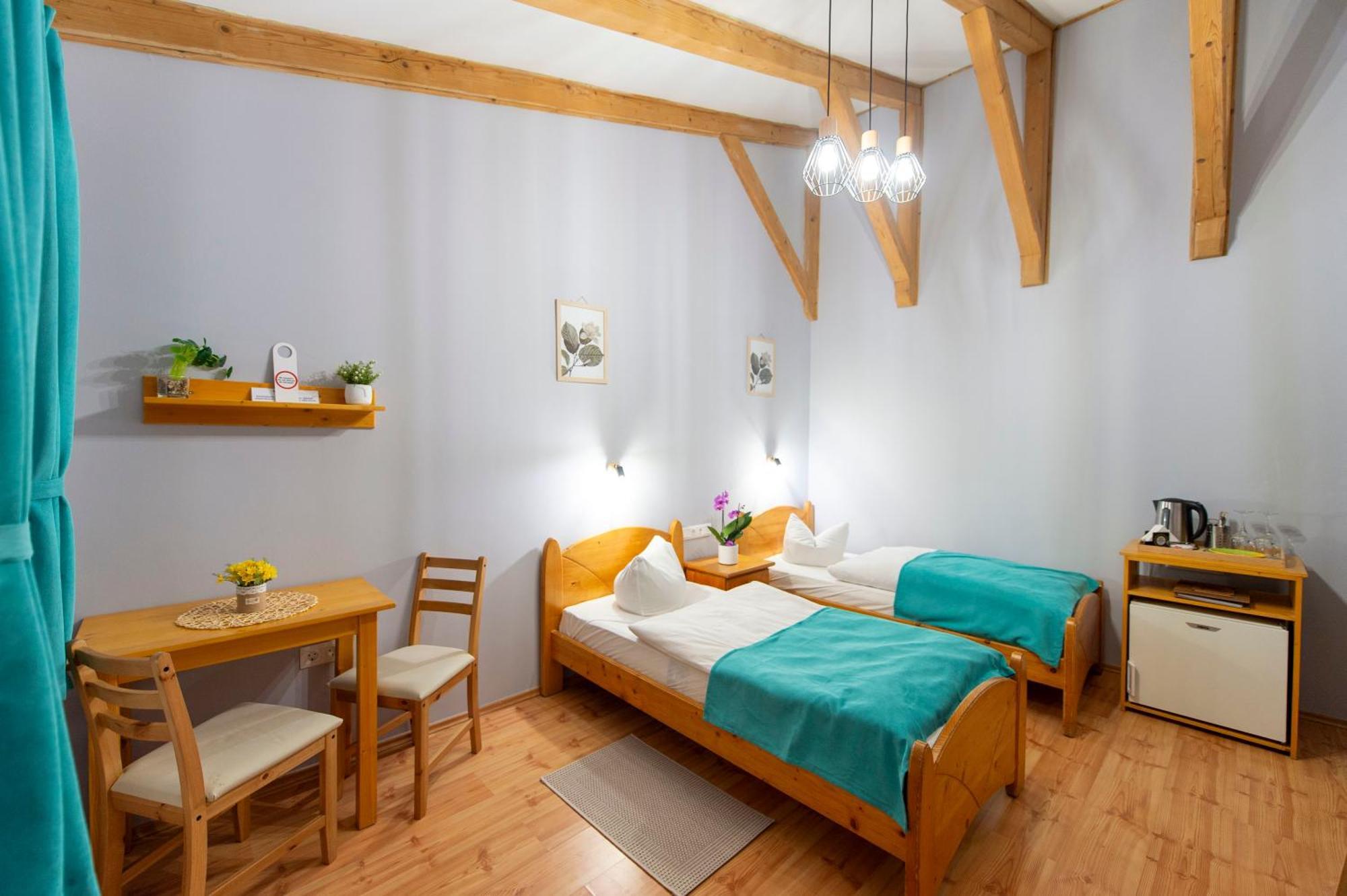 Bed and Breakfast Korona Panzio Одорхею-Секуйеск Экстерьер фото