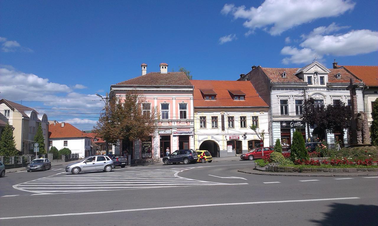 Bed and Breakfast Korona Panzio Одорхею-Секуйеск Экстерьер фото